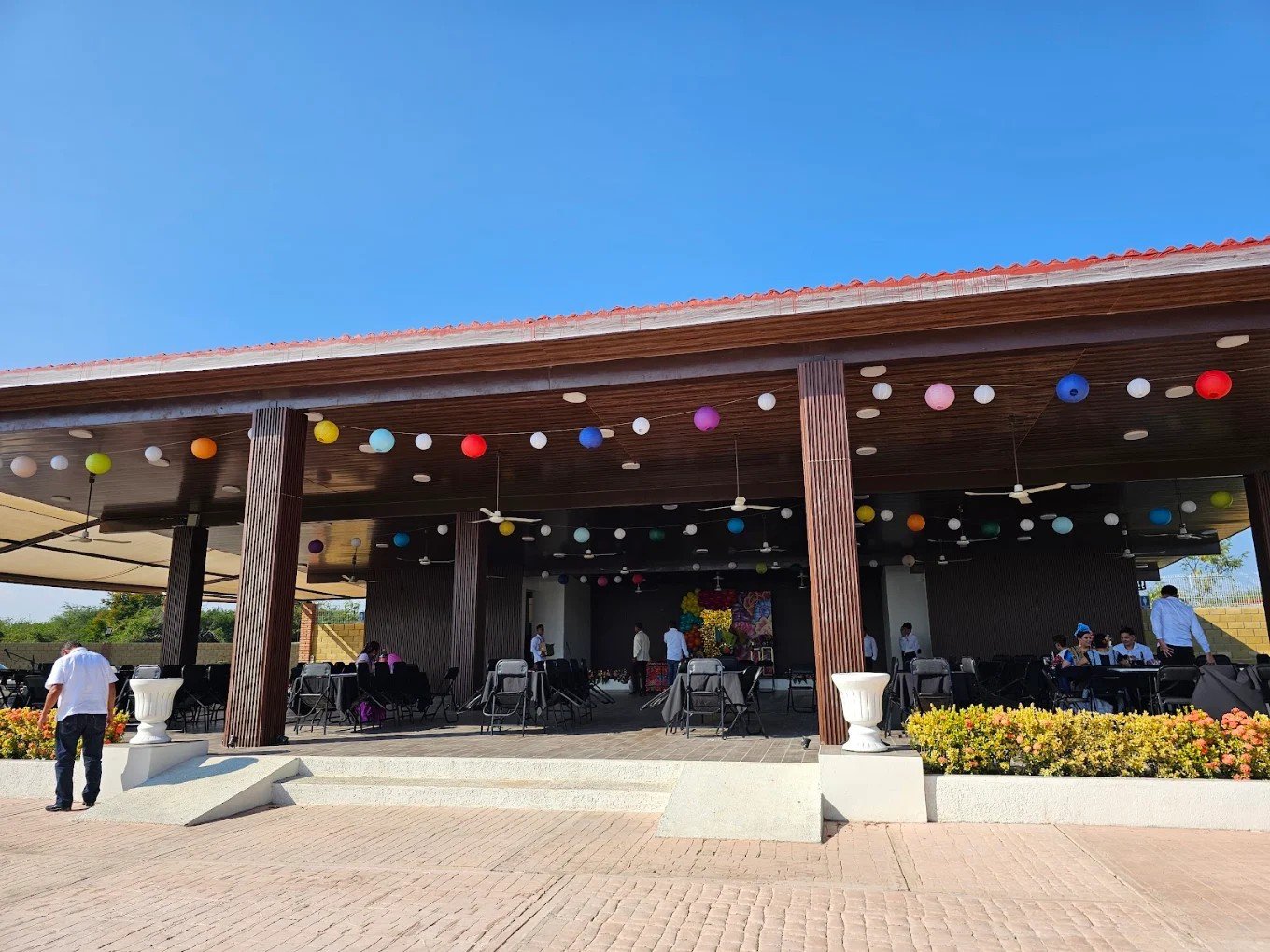 SALON EVENTOS QUINTA LA BENDY 